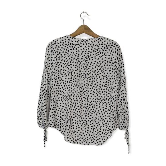 Gilli White & Black Spotted Arm Tie V-Neck Blouse Size M - Picture 2 of 7
